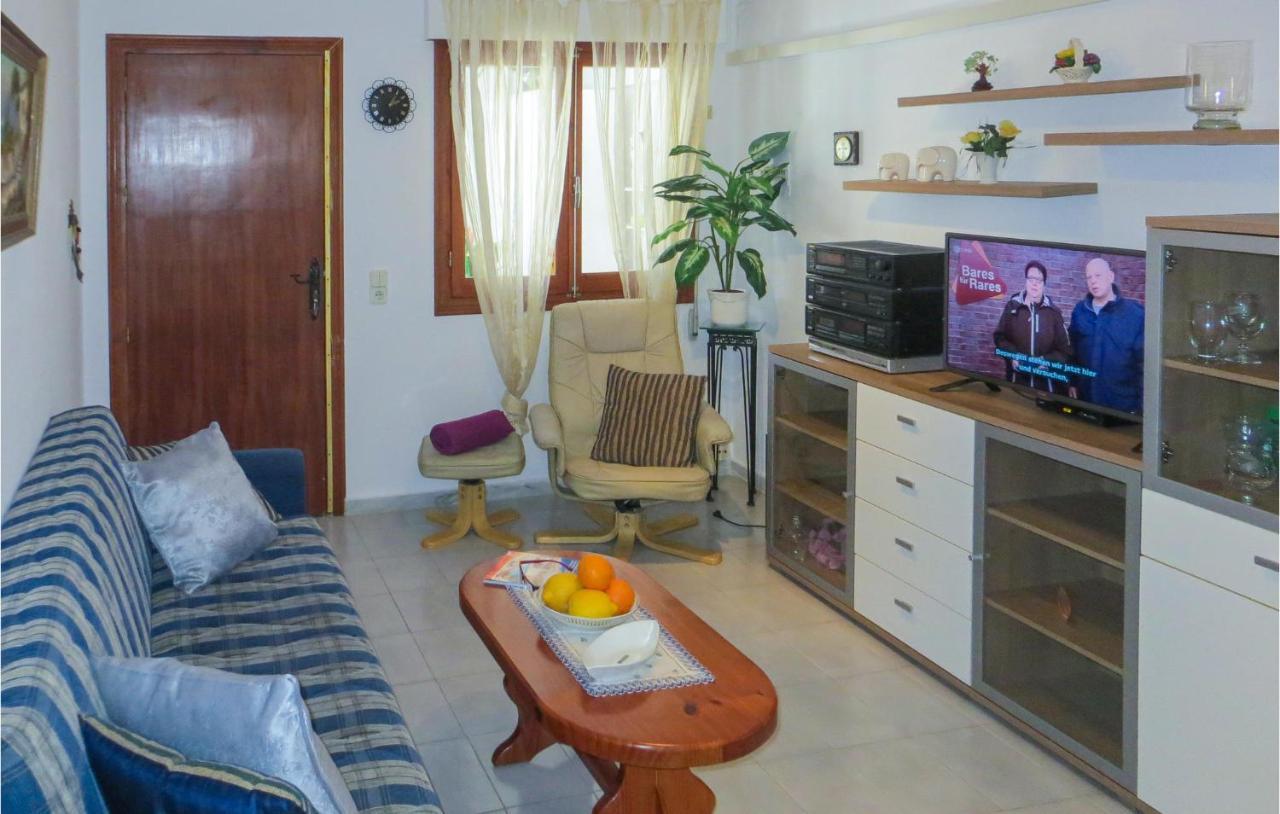 Pet Friendly Home In Torrevieja With Kitchen 外观 照片